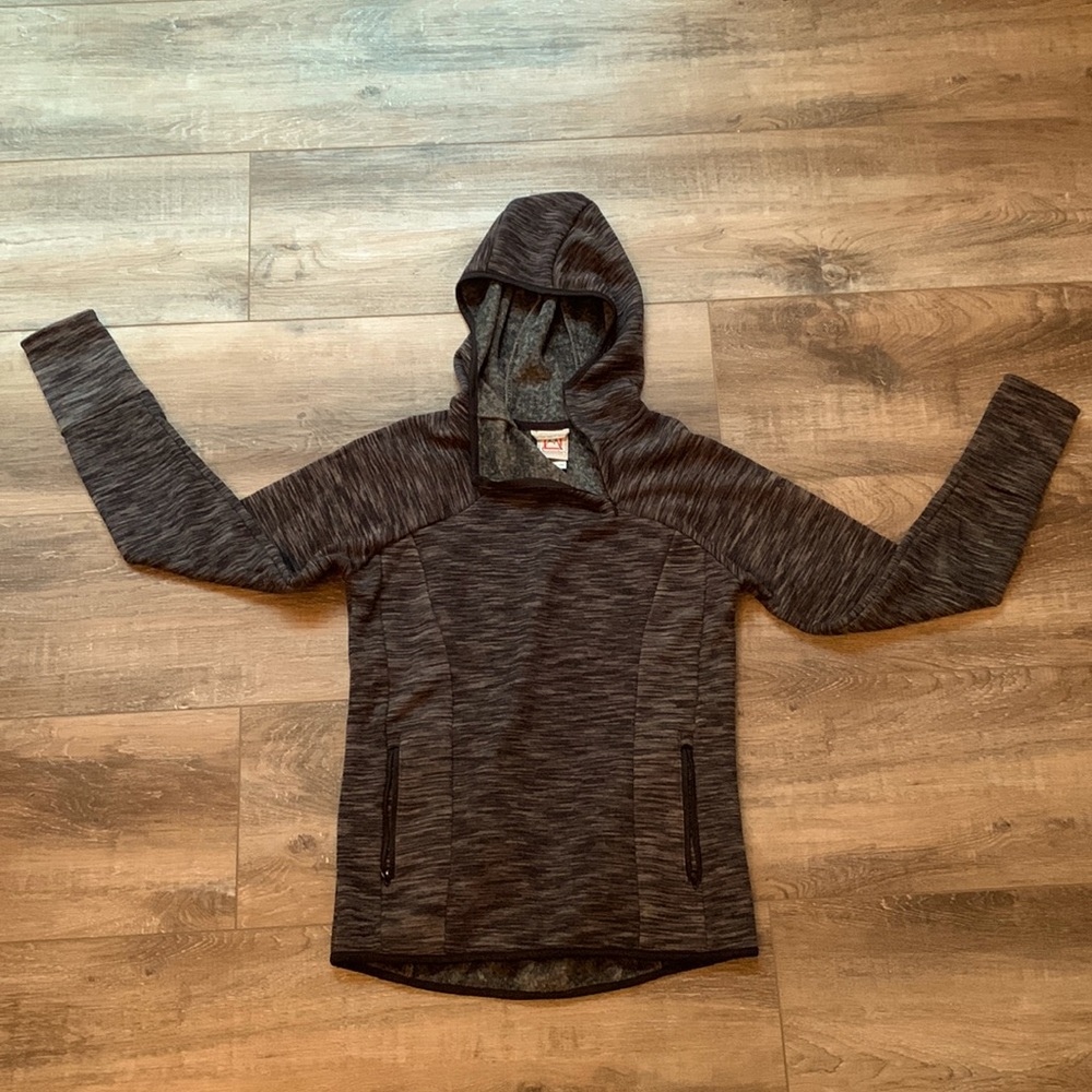 Hooded pullover